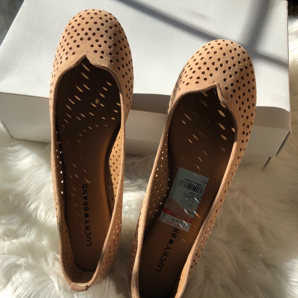 Lucky brand nude leather flats size 8.5